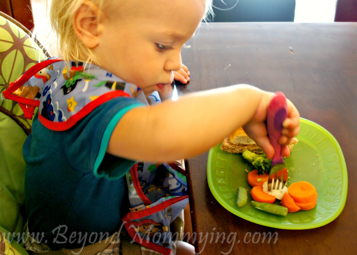 4 Simple Ways to Get Your Toddlers to Eat More Vegetables Beyond Mommying